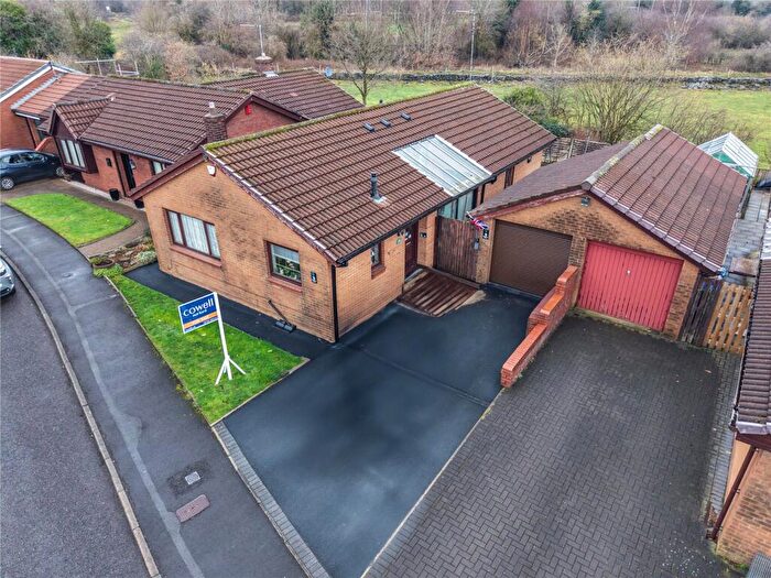 3 Bedroom Bungalow For Sale In Swallow Drive, Bamford, Rochdale, OL11