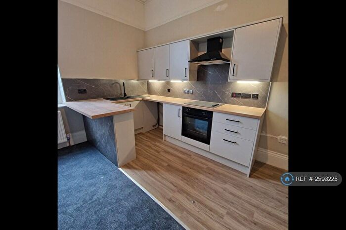 2 Bedroom Flat To Rent In Caroline Place, Prenton, CH43