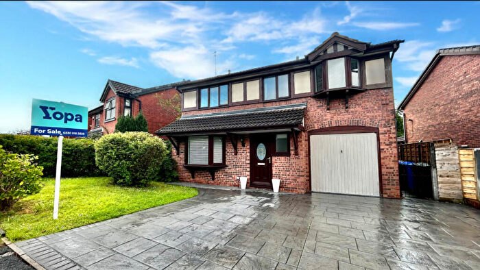 4 Bedroom Detached House For Sale In Lenten Grove, Hopwood, Heywood, OL10