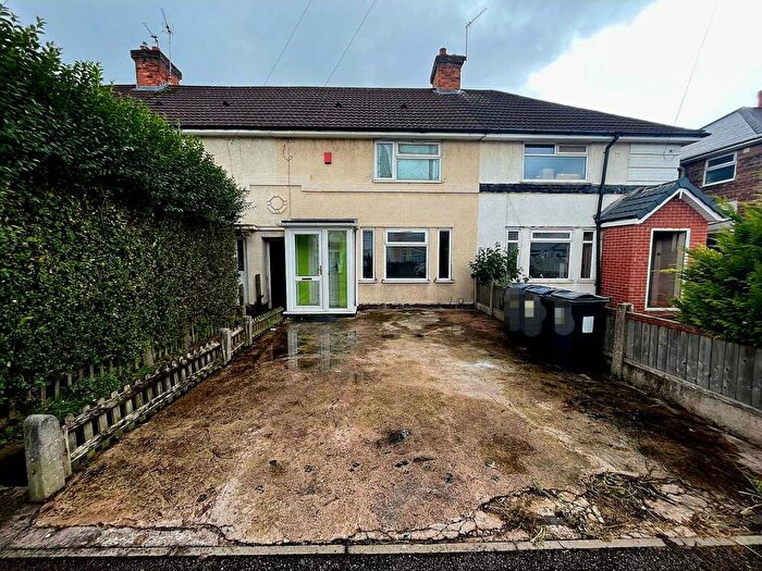 3 Bedroom House To Rent In Halsbury Grove, Birmingham, B44