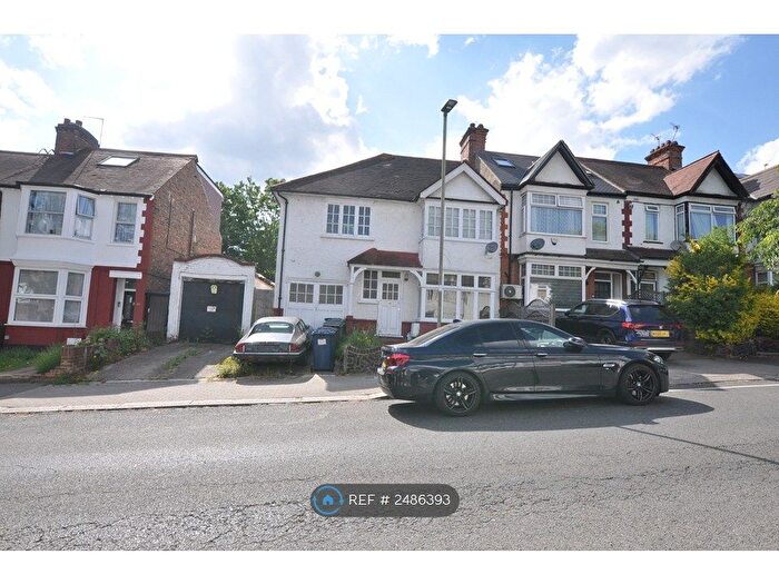 5 Bedroom Semi-Detached House To Rent In Alexandra Road, London, NW4