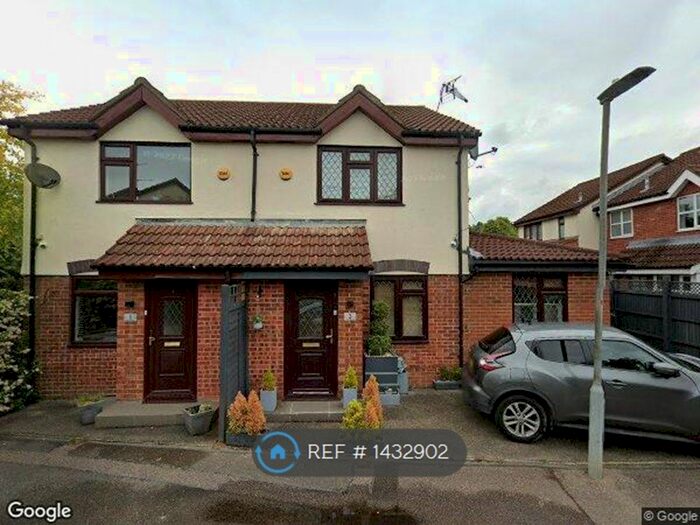 Studio To Rent In Banks Road, Hertfordshire, WD6