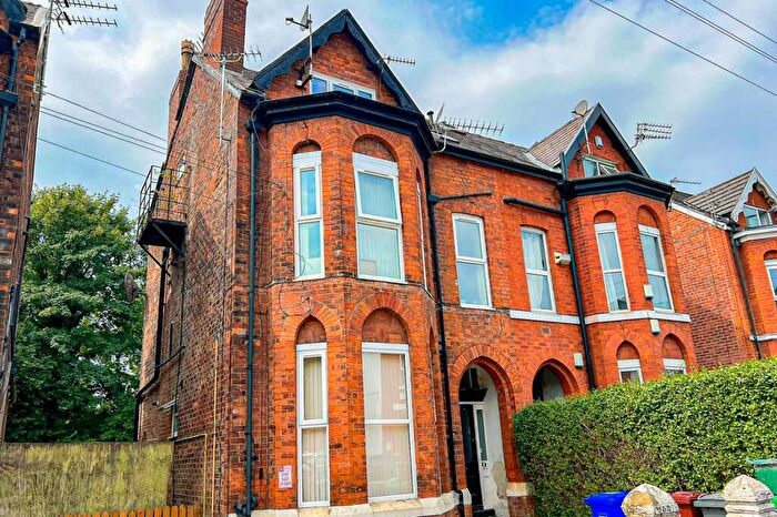 2 Bedroom Flat To Rent In Central Road, West Didsbury, M20