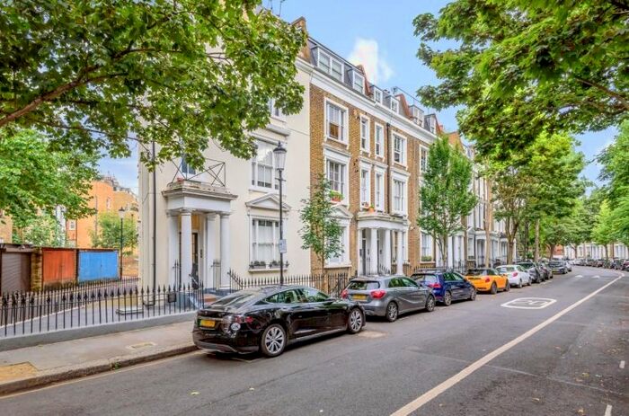 1 Bedroom Flat To Rent In Kempsford Gardens, London, SW5