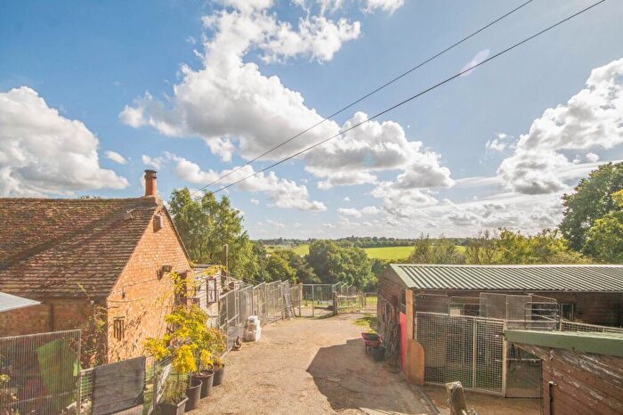 1 Bedroom Equestrian Facility For Sale In Hammerpond Road, Plummers Plain, RH13