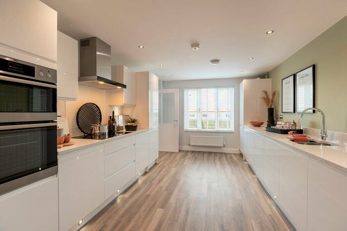 4 Bedroom Detached House For Sale In The Avenue Overstone Northants, NN6
