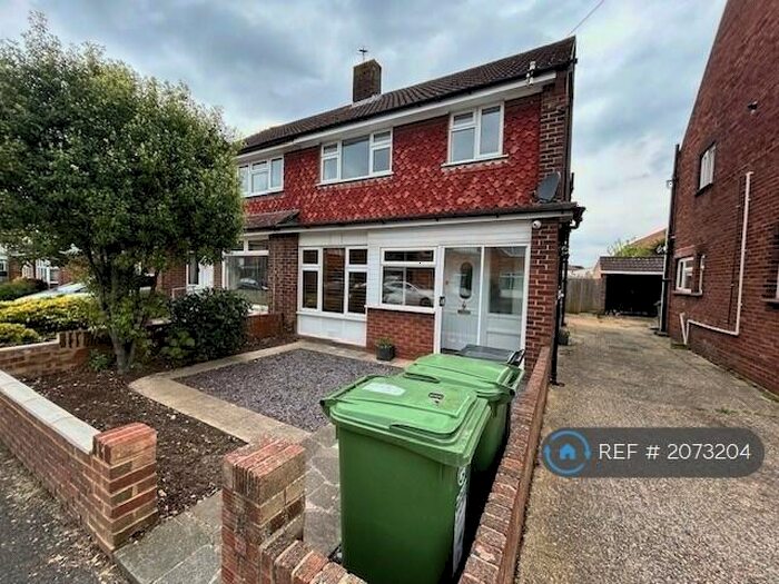 3 Bedroom End Of Terrace House To Rent In Southbourne Avenue, Portsmouth, PO6
