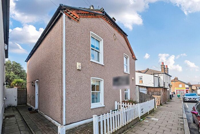 2 Bedroom Semi Detached House For Sale In Recreation Road, Bromley, BR2