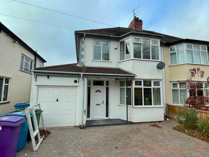 3 Bedroom Semi-Detached House To Rent In Lance Lane, Wavertree, L15