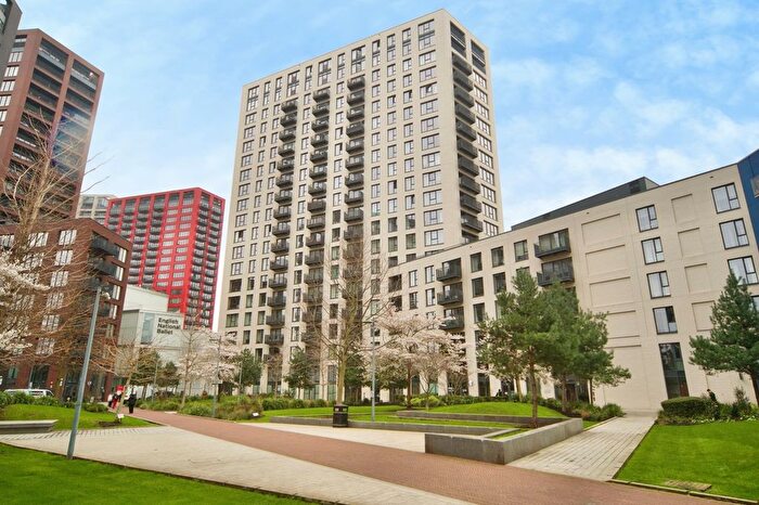 2 Bedroom Flat For Sale In Botanic Square, London, London, E14