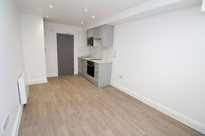 Studio To Rent In Sedgeway, London, SE6