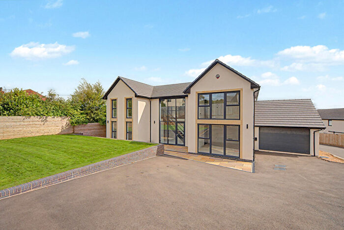 5 Bedroom Detached House For Sale In Wheatley Lane Road, Barrowford, BB9