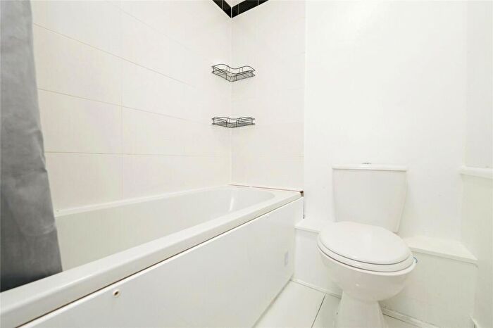 2 Bedroom Flat For Sale In Glebelands Road, Filton, Bristol, Gloucestershire, BS34