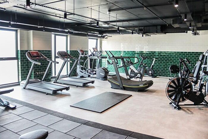 Flat To Rent In The Helm, Holdenhurst Road, BH8