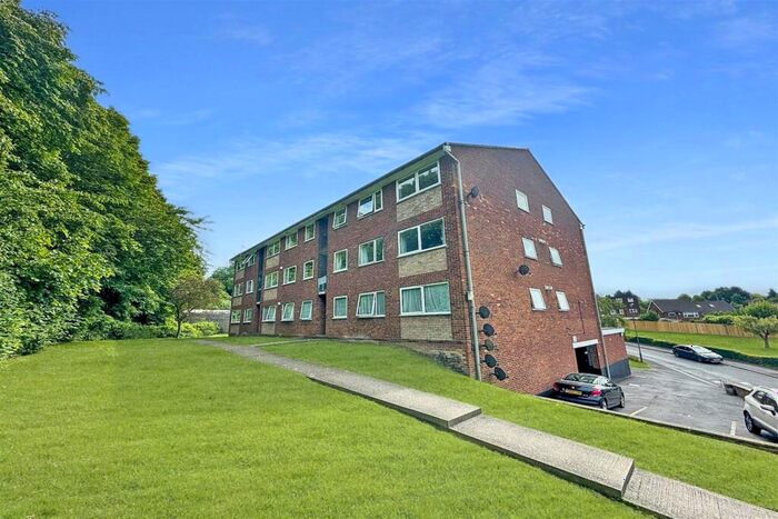 1 Bedroom Flat To Rent In Windsor Drive, High Wycombe, HP13