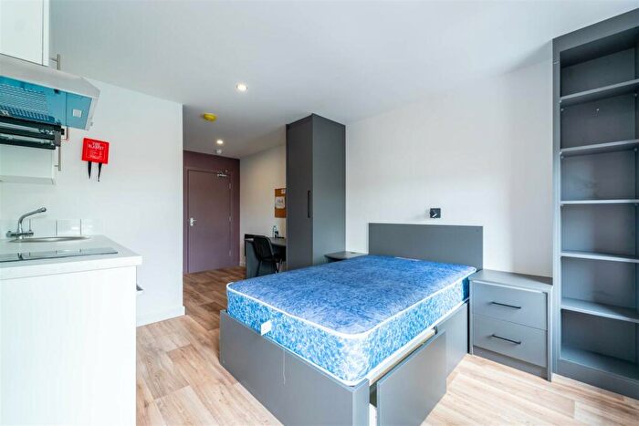 Apartment To Rent In Pershore Road, Stirchley, B30
