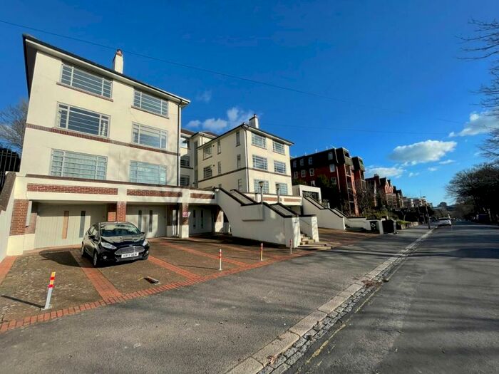 2 Bedroom Flat To Rent In Park Court, Preston Park Avenue, Brighton, BN1