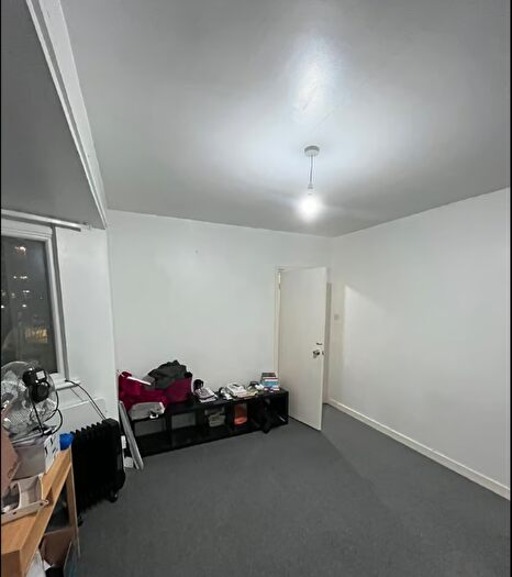 1 Bedroom Flat To Rent In High Trees, London, SW2