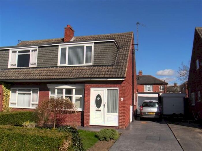3 Bedroom Semi-Detached House To Rent In Flamingo Close, Darlington, DL1