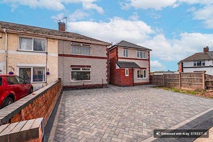 3 Bedroom Semi-Detached House For Sale In Beauvale Crescent, Hucknall, NG15