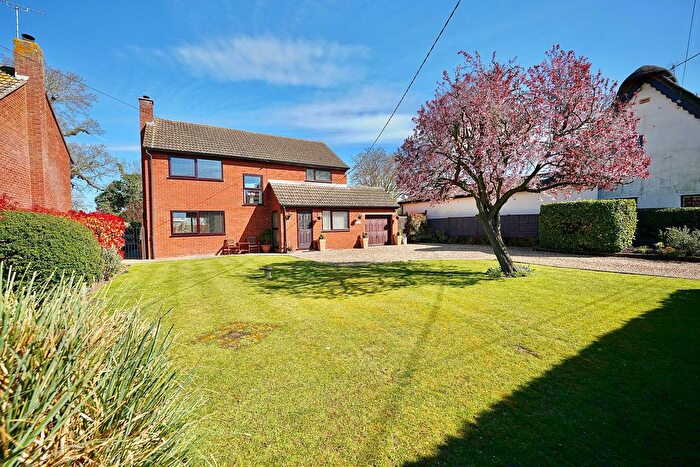 4 Bedroom Detached House For Sale In High Street, Lower Dean, PE28