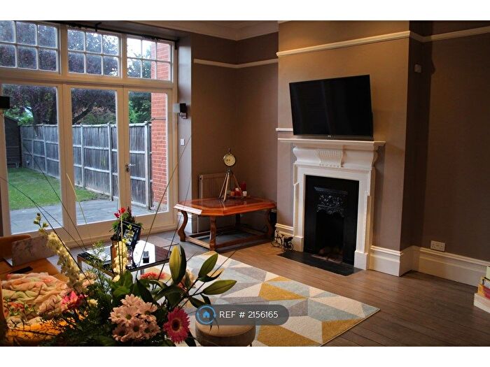 2 Bedroom Maisonette To Rent In Murray Road, Northwood, HA6