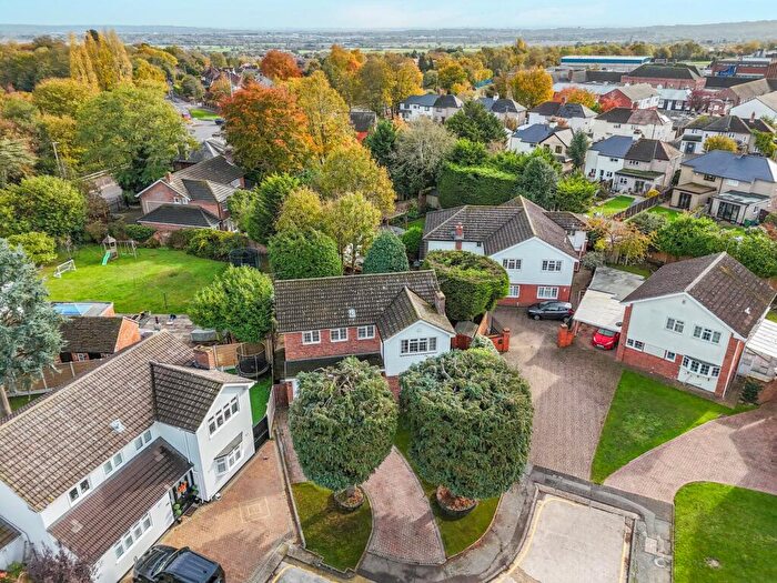 4 Bedroom Detached House For Sale In Weir Wynd, Billericay, CM12