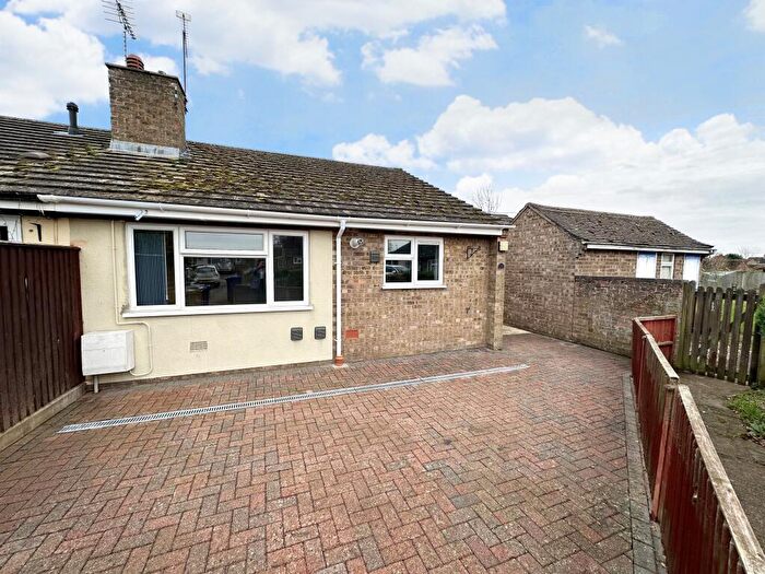 3 Bedroom Semi-Detached Bungalow To Rent In The Rookery, Brandon, IP27