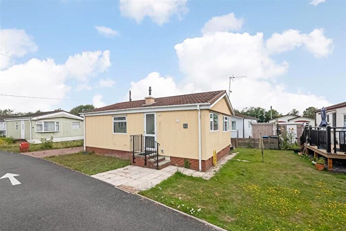 2 Bedroom Bungalow For Sale In Tithepit Shaw Lane, Warlingham, CR6