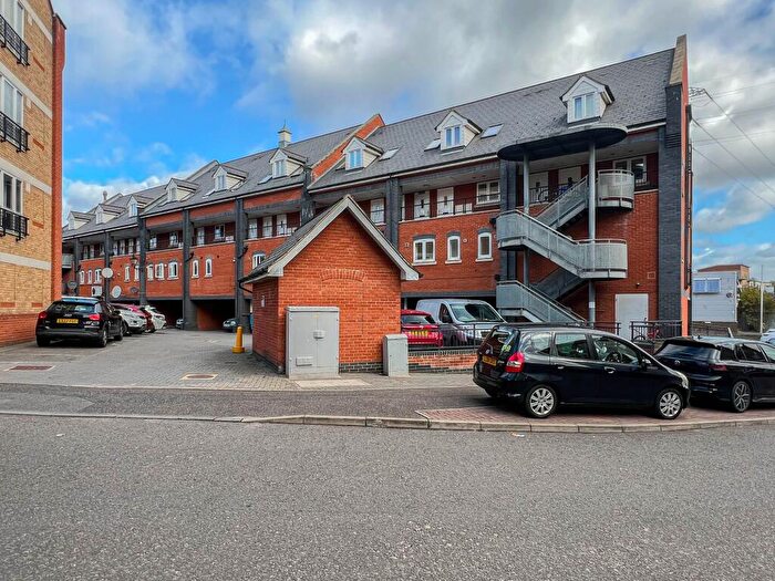 1 Bedroom Flat For Sale In Albany Gardens, Colchester, CO2