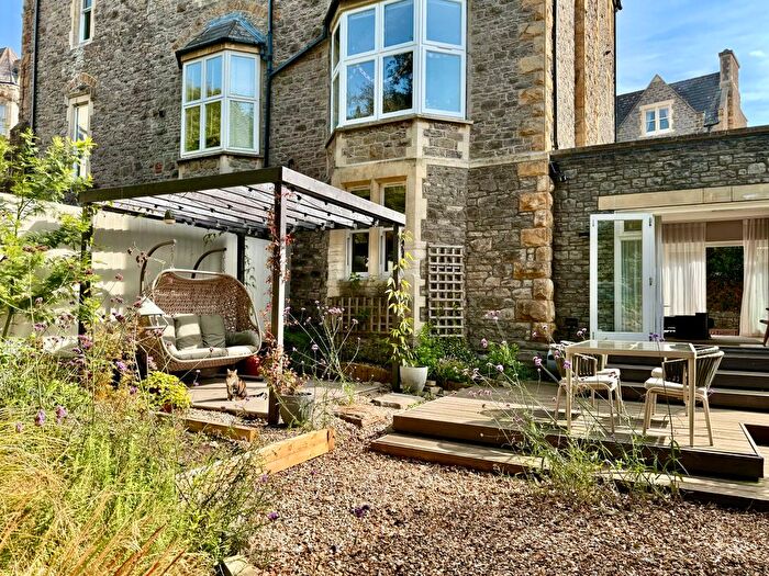 2 Bedroom Flat For Sale In Hill Road, Clevedon, BS21