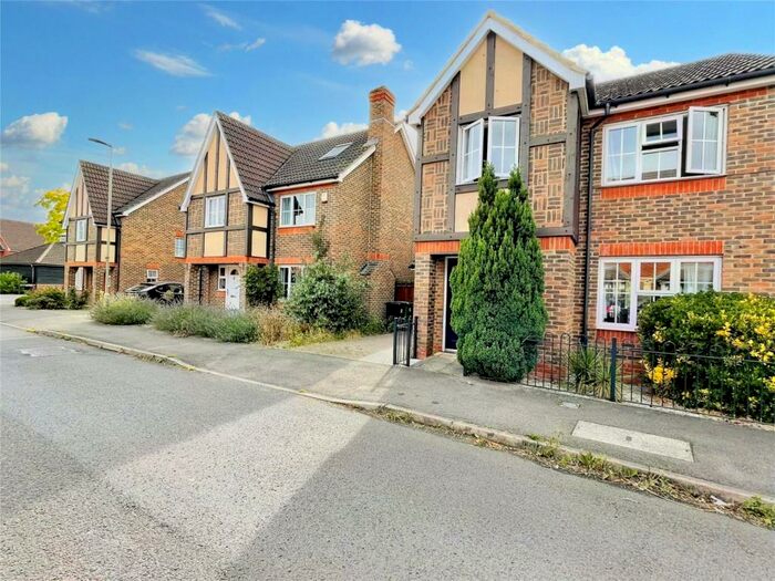 3 Bedroom Link Detached House To Rent In Dart Drive, Didcot, Oxfordshire, OX11