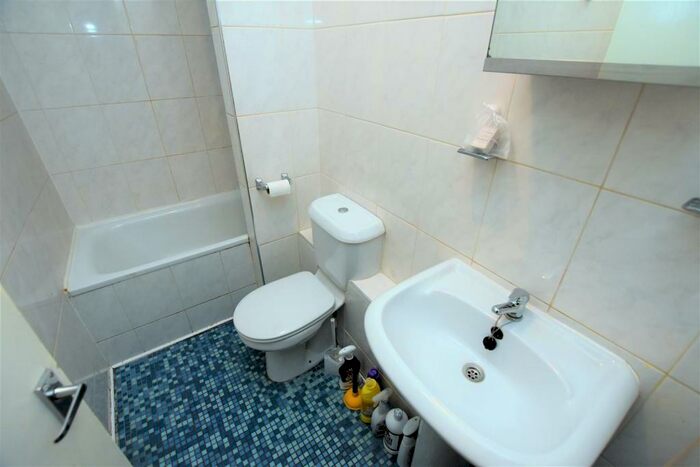 4 Bedroom House To Rent In Pershore Road, Selly Park, Birmingham, B29