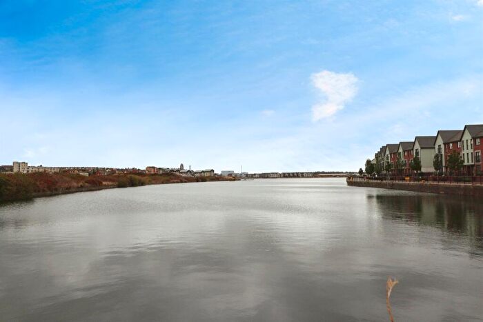 2 Bedroom Flat For Sale In Clos Y Rheilffordd, Barry, CF62