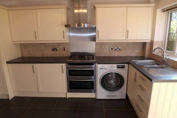 2 Bedroom Property To Rent In Kingfisher Close, Cambridge, CB22