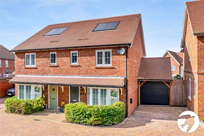 3 Bedroom Semi-Detached House For Sale In Blossom Close, Allington, Maidstone, Kent, ME16