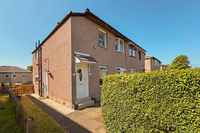 3 Bedroom Flat For Sale In Crofton Avenue, Glasgow, G44