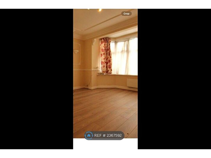 3 Bedroom Terraced House To Rent In Royeston Gardens, IG1