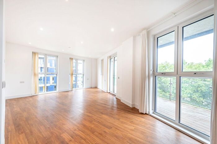 2 Bedroom Flat For Sale In Hatton Road, Alperton, Wembley, HA0