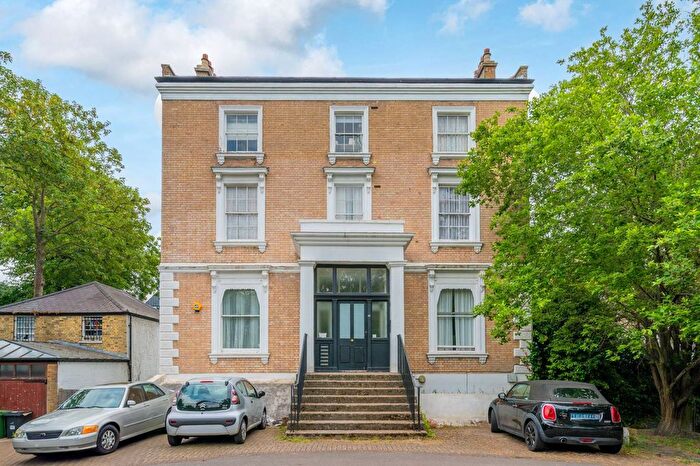 1 Bedroom Flat For Sale In Kings Avenue, Clapham Park, London, SW4
