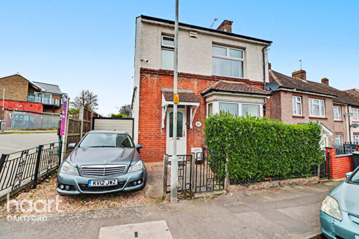 3 Bedroom Detached House For Sale In Brook Road, Gravesend, DA11