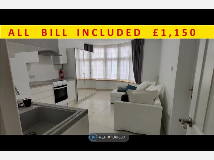 Studio To Rent In Flower Lane, London NW7