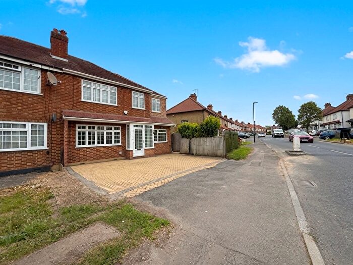 6 Bedroom Semi-Detached House To Rent In Gander Green Lane, Cheam, Sutton, SM3