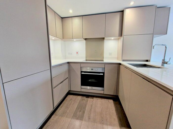 2 Bedroom Flat To Rent In Watling Street, Radlett, WD7