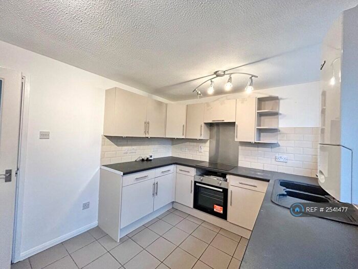 4 Bedroom Terraced House To Rent In Periwinkle Close, Sittingbourne, ME10