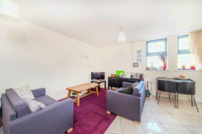 1 Bedroom Apartment To Rent In Tudor Road, Hackney, London, E9
