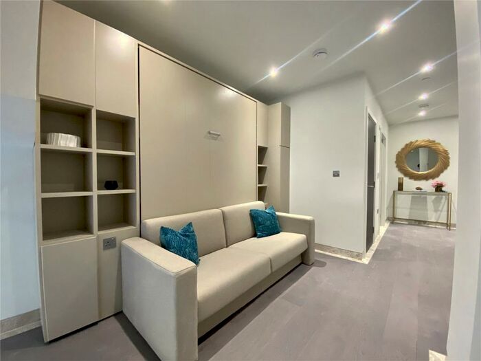 Apartment To Rent In Duke Street, Reading, RG1