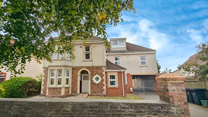 2 Bedroom Flat For Sale In Kingsway, St. George, Bristol, BS5