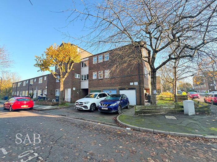 1 Bedroom Flat To Rent In Paddock Close, Northolt, UB5
