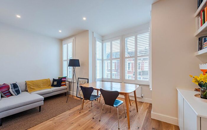 2 Bedroom Flat To Rent In Killyon Road, London, SW8